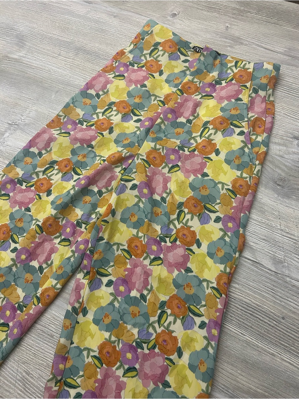 NEW! Zara Vibrant Floral Print Wide-Leg High-Waisted Pants Size S (US 26)